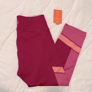 TekGear size M capri leggings pink NWT
